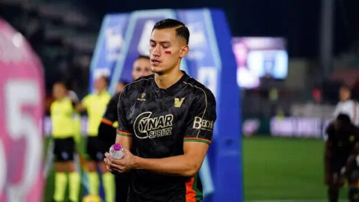 Jay Idzes, bek muda berbakat asal Indonesia, berhasil mencetak gol pertamanya di Serie A. (Foto: Instagram/@jayidzes)