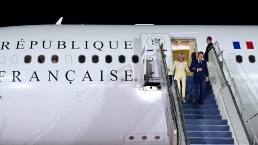 Presiden Prancis Emmanuel Macron tiba di Indonesia (Foto: Setneg RI)