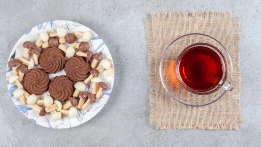 Teh dan Coklat (Freepik)