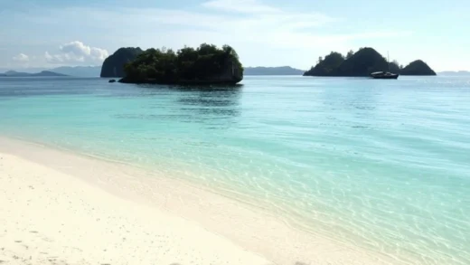Tempat Lokal di Indonesia yang Wajib Dikunjungi Sebelum Usia 30