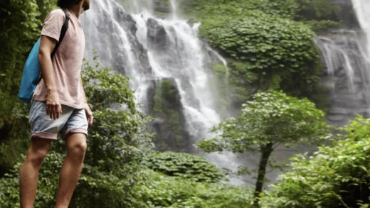 Menelusuri Air Terjun Tersembunyi di Jawa Tengah