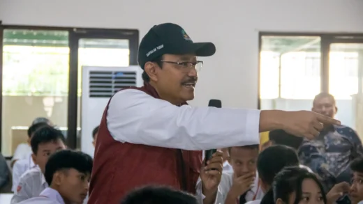 Mengundurnya 160 Guru Sekolah Rakyat: Penyebab dan Solusi