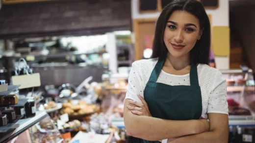 Kisah Inspiratif Seorang Milenial Membangun Bisnis Camilan dengan Modal Terjangkau
