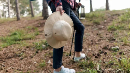 Tren Soft Hiking 2025: Menikmati Keindahan Alam dengan Santai