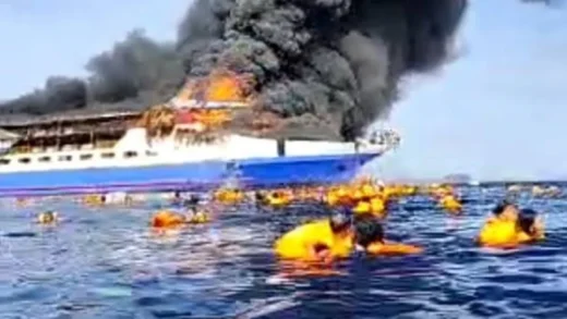 Kebakaran KM Barcelona V Akibatkan Lima Korban Tewas di Pulau Taliase