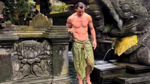 Zlatan Ibrahimovic Menikmati Liburan di Bali, Raih Perhatian Warga Lokal