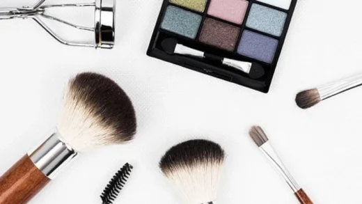 Makeup Minimalis: Solusi Tampil Fresh di Tengah Kesibukan