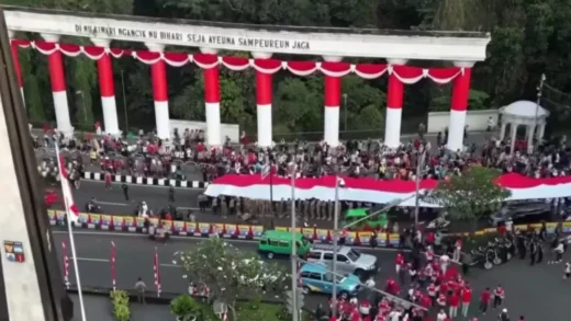 Ribuan Warga Bogor Sambut Kirab Merah Putih di Festival Merah Putih