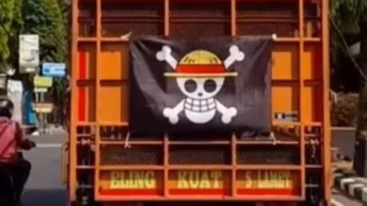 Sopir Truk di Bekasi Pasang Bendera Bajak Laut Sebagai Ungkapan Aspirasi Ekonomi