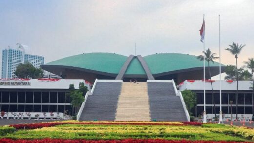Tunjangan Rumah DPR: Kontroversi dan Tanggapan Anggota