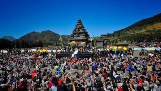 Menikmati Liburan Sambil Belajar Budaya Lokal di Indonesia